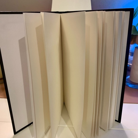 Gucci Blooms Notebook 🌸 - Picture 2 of 2